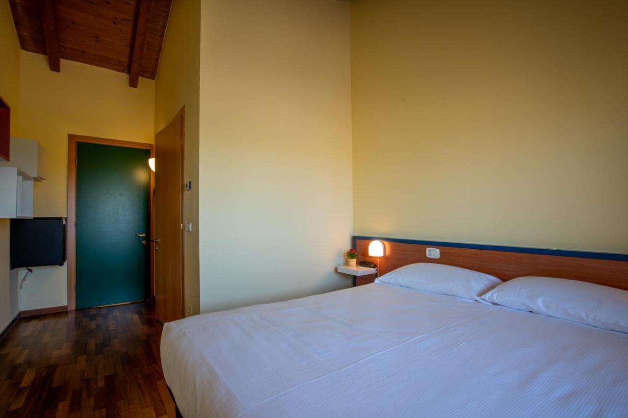 Hotel Caneo Fossalon Exterior photo